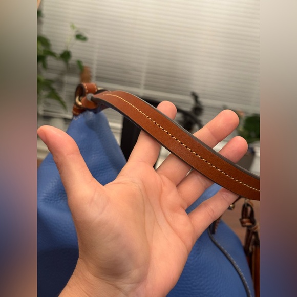 Dooney and Bourke pebble grain Twist Strap Hobo in azure. - Picture 6 of 10